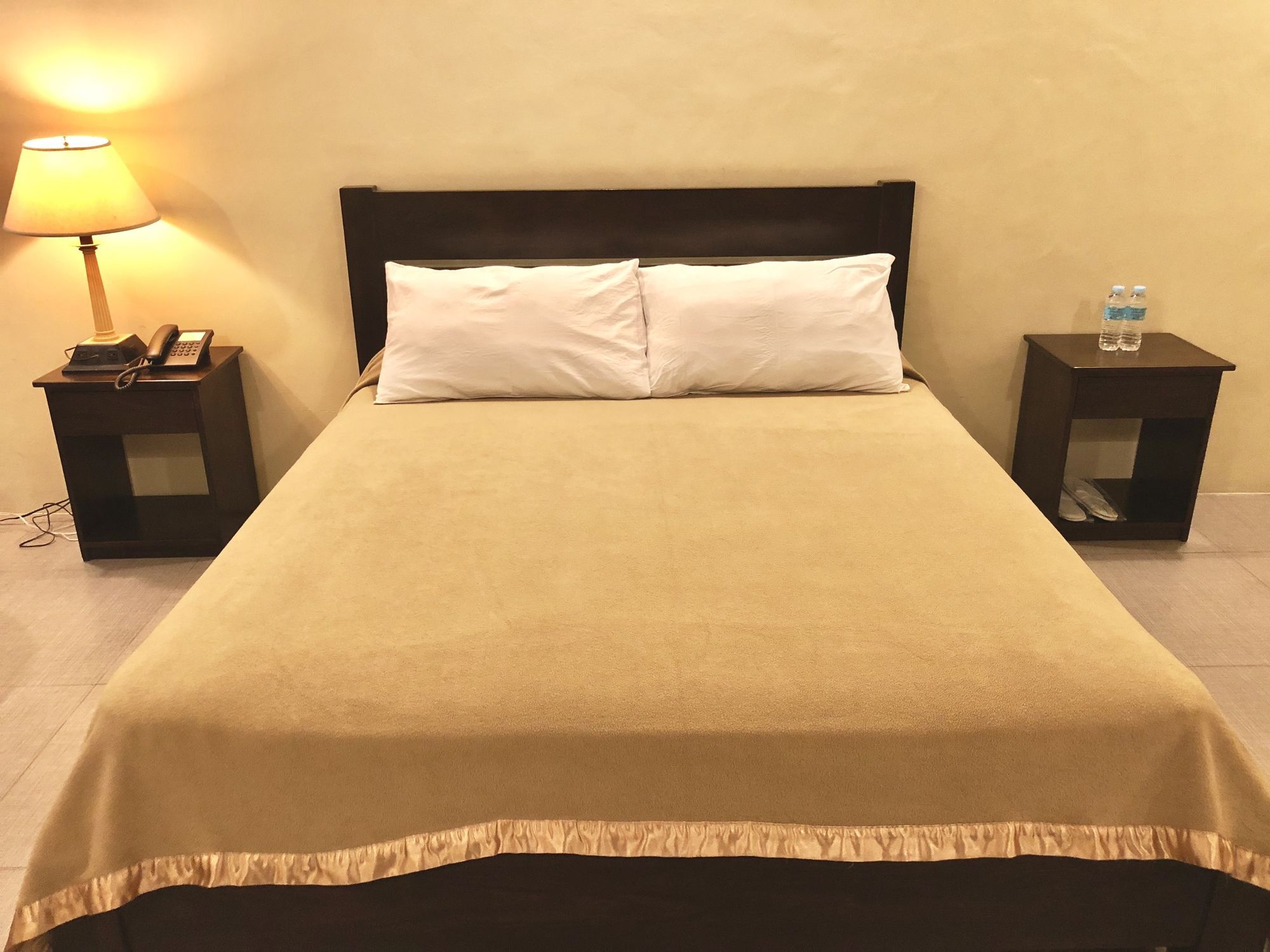 King'S Royale Hotel And Resort Bacolor Luaran gambar